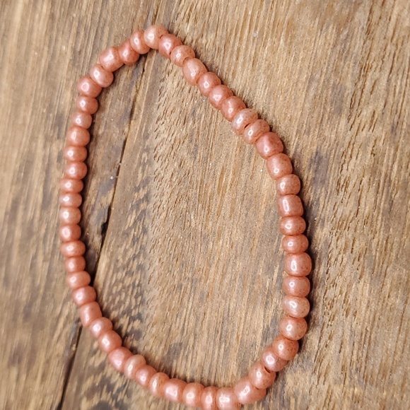 Milky pink czech glass beaded bracelet B3137 - Picture 1 of 2